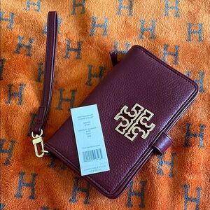 📦Sold📦Tory Burch Burgundy Leather Wallet